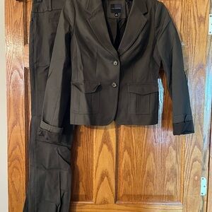 Olive Green Women's Two-Piece Suit Jacket & Pants